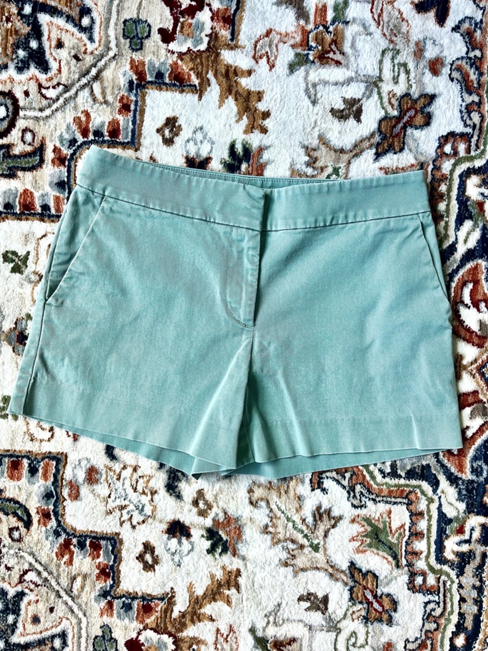 LOFT Shorts Light Green The Riviera Short Chino Pockets Women’s Size 2